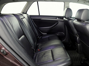 Toyota Avensis Linea Sol Luxury ATM 2.0 108kW (7 foto / 9)