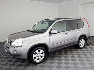 Nissan X-Trail Comfort ATM 2.0 104kW (2 foto / 7)