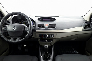 Renault Megane Elegance 1.6 74kW (5 foto / 7)