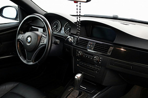 BMW 330 Cabrio ATM 3.0 D 170kW (7 фото из 9)