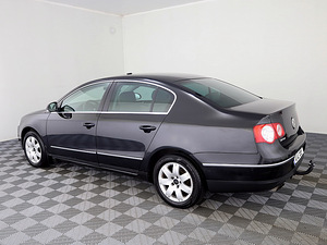 Volkswagen Passat Comfortline 2.0 110kW (4 foto / 7)