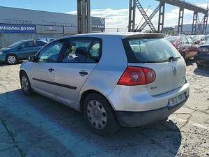 Volkswagen Golf Comfortline 1.6 85kW (4 foto / 6)