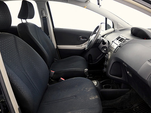 Toyota Yaris Linea Sol Facelift ATM 1.3 73kW (6 foto / 8)