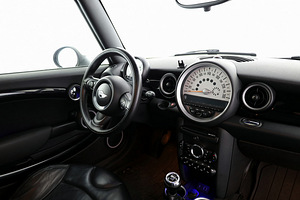 MINI Cooper D Facelift Luxury 1.6 D 82kW (5 foto / 9)