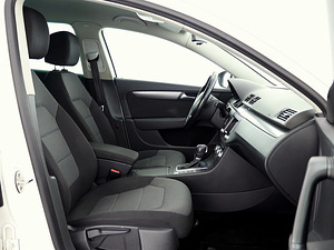 Volkswagen Passat Comfortline Facelift ATM 1.4 118kW (6 foto / 9)