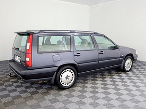 Volvo XC70 Summum AWD ATM 2.4 142kW (3 foto / 7)