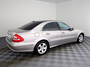 Mercedes-Benz E 320 Avantgarde ATM 3.2 165kW (3 foto / 8)