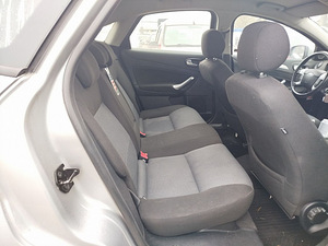 Ford Mondeo Comfort 2.0 107kW (7 foto / 7)