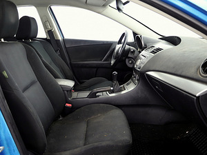 Mazda 3 Elegance 1.6 77kW (6 фото из 7)