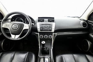 Mazda 6 Elegance 2.2 MZR-CD 120kW (5 foto / 8)