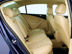 Volkswagen Passat Highline ATM 2.0 110kW (7 foto / 7)