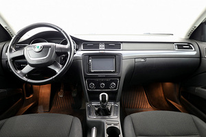 Skoda Superb Comfortline 1.8 118kW (5 foto / 7)