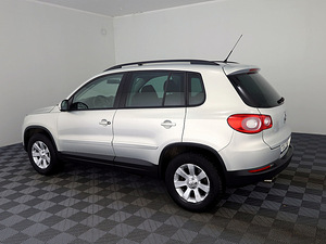 Volkswagen Tiguan Highline 4x4 ATM 2.0 125kW (4 foto / 8)