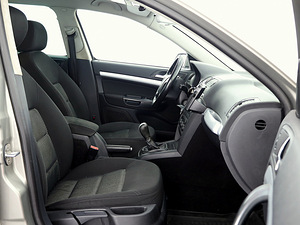 Skoda Octavia Scout 4x4 2.0 TDI 103kW (6 foto / 9)