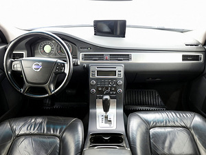 Volvo V70 Summum ATM 2.4 D5 129kW (5 foto / 7)