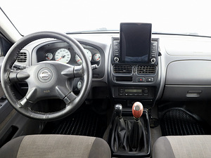 Nissan Pickup Doublecab 4x4 Facelift 2.5 98kW (5 фото из 9)