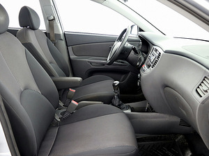 Kia Rio Comfort 1.5 CRDi 81kW (6 фото из 7)