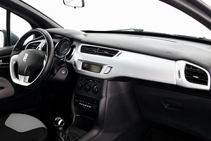 Citroen DS3 Comfort 1.4 70kW (5 фото из 8)