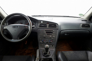 Volvo S60 Summum 2.4 103kW (5 foto / 7)