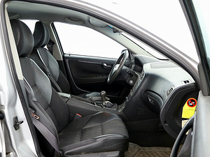 Volvo S60 Summum 2.4 103kW (6 foto / 7)