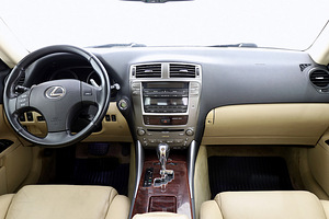 Lexus IS 250 Luxury ATM 2.5 153kW (5 foto / 9)