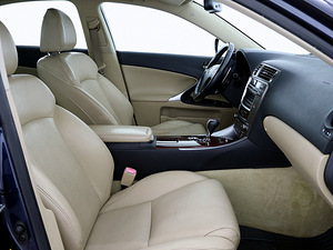 Lexus IS 250 Luxury ATM 2.5 153kW (6 foto / 9)