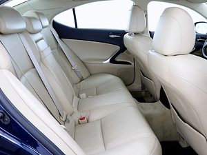 Lexus IS 250 Luxury ATM 2.5 153kW (7 foto / 9)