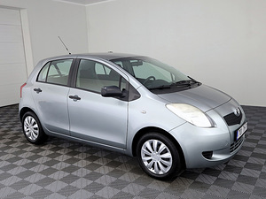 Toyota Yaris Linea Sol A-C 1.3 64kW (1 foto / 8)