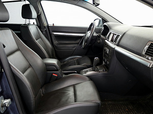 Opel Signum Cosmo Facelift ATM 3.0 CDTi 135kW (6 фото из 7)