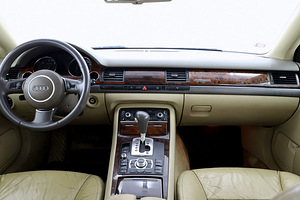 Audi A8 Quattro ATM 3.0 TDI 171kW (5 фото из 8)