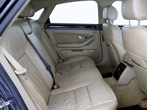 Audi A8 Quattro ATM 3.0 TDI 171kW (7 фото из 8)