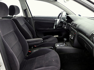 Volkswagen Passat Comfortline ATM 2.5 TDI 110kW (6 фото из 7)