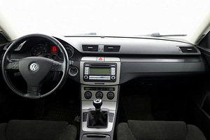 Volkswagen Passat Comfortline 2.0 110kW (5 фото из 7)