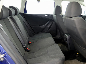 Volkswagen Passat Comfortline 2.0 110kW (7 фото из 7)