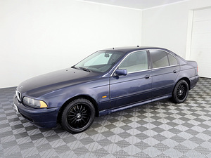 BMW 525 Sportpakett Facelift ATM 2.5 D 120kW (2 foto / 7)