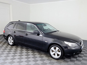 BMW 530 xDrive Executive ATM 3.0 XD 170kW (1 foto / 9)