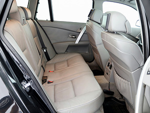 BMW 530 xDrive Executive ATM 3.0 XD 170kW (7 foto / 9)