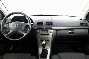 Toyota Avensis Linea Sol Facelift 1.8 95kW (5 foto / 7)