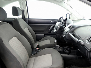 Volkswagen New Beetle Comfortline Facelift 1.6 75kW (6 foto / 7)