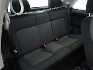 Volkswagen New Beetle Comfortline Facelift 1.6 75kW (7 foto / 7)