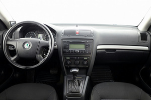 Skoda Octavia Comfortline ATM 1.9 TDI 77kW (5 foto / 8)