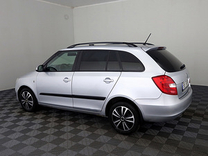 Skoda Fabia Comfortline Facelift 1.6 TDI 55kW (4 foto / 7)
