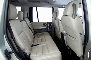 Land Rover Discovery 3 HSE 2.7 TDV6 140kW (7 фото из 9)