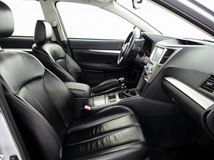 Subaru Outback Luxury AWD 2.0 TD 110kW (6 фото из 7)