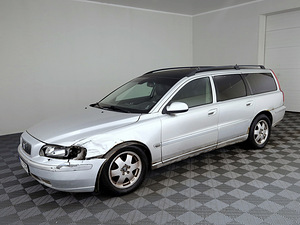 Volvo V70 Summum ATM 2.4 D5 120kW (2 foto / 7)
