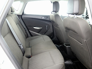 Opel Astra Elegance 1.7 CDTi 92kW (7 foto / 7)