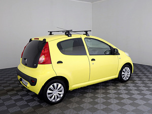 Peugeot 107 Elegance 1.0 50kW (3 foto / 7)