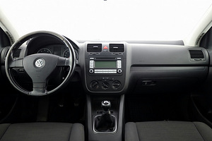 Volkswagen Golf Comfortline 1.4 59kW (5 фото из 7)