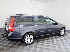 Volvo V70 Summum ATM 2.4 D5 129kW (3 foto / 8)