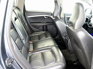 Volvo V70 Summum ATM 2.4 D5 129kW (7 foto / 8)